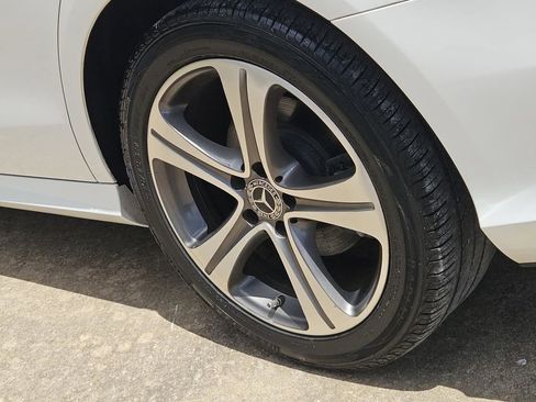 Used 2019 Mercedes-Benz E 300 4MATIC image 7