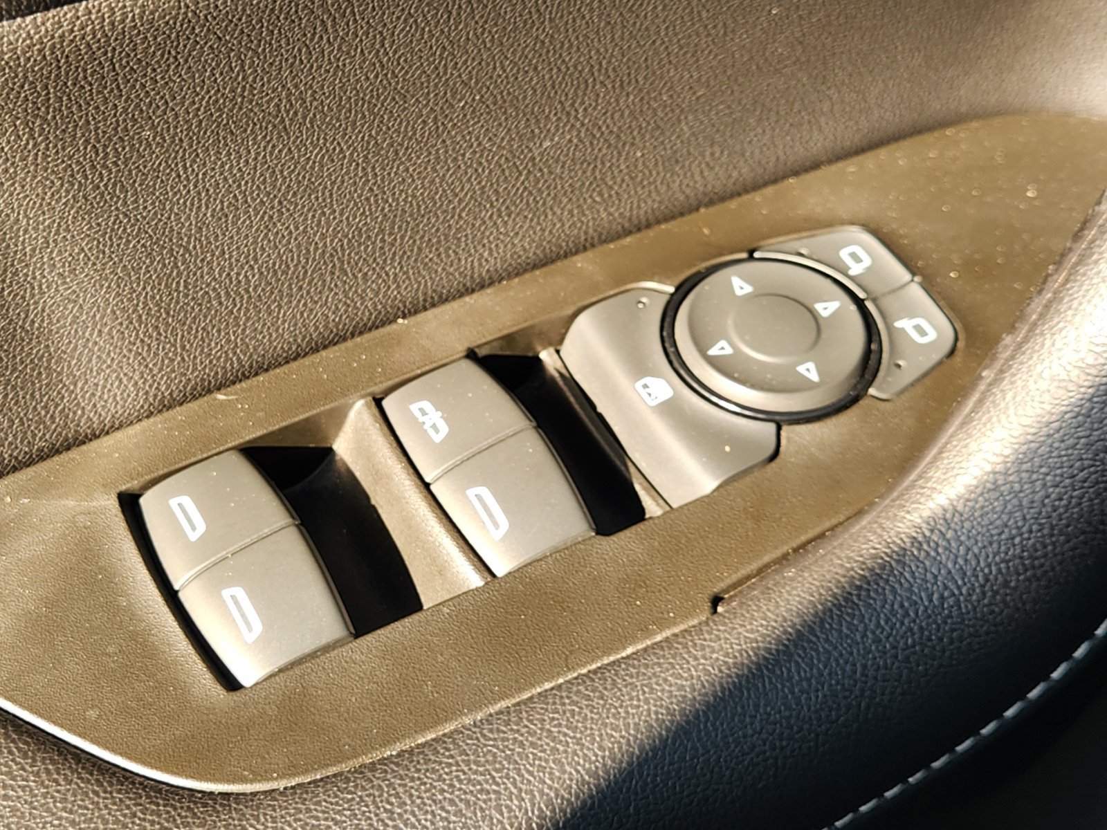 Used 2023 Chevrolet Blazer LT w/ Midnight/Sport Edition FWD image 25