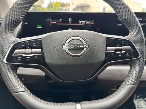 Used 2024 Nissan Ariya AWD image 22