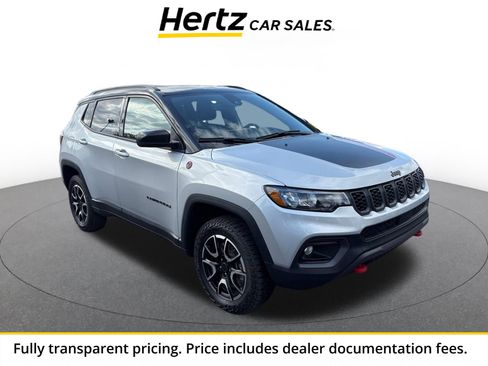 Used 2025 Jeep Compass Trailhawk AWD/4WD image 1