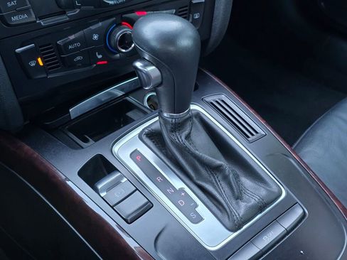 Used 2011 Audi A5 2.0T Premium image 31