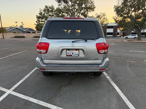 Used 2006 Toyota Sequoia SR5 image 6