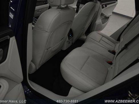 Used 2023 Porsche Macan image 25