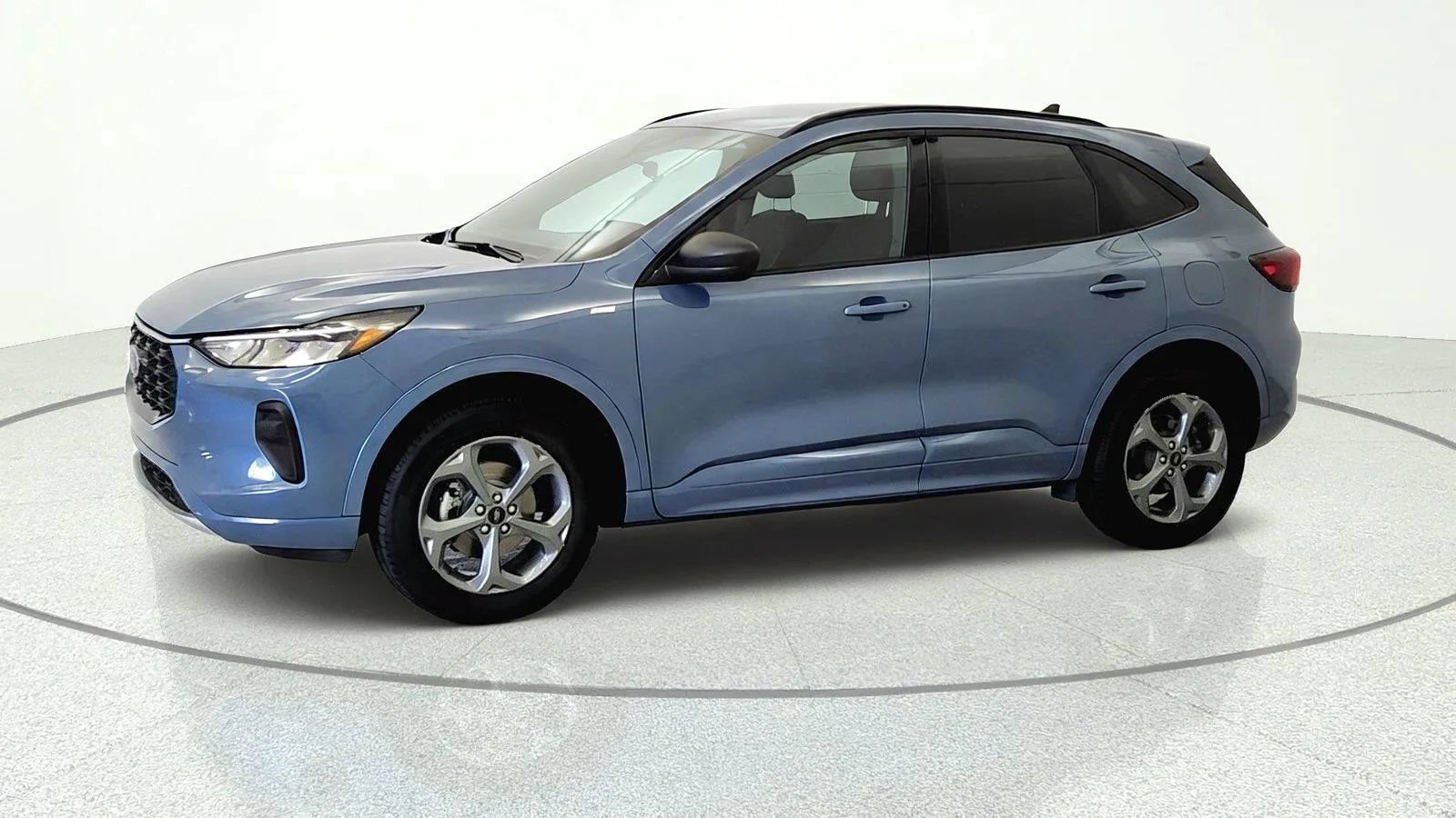 Used 2024 Ford Escape ST-Line w/ Tech Pack #1 AWD/4WD image 3