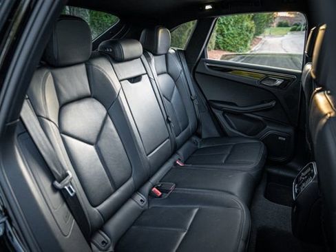 Used 2023 Porsche Macan Turbo image 37