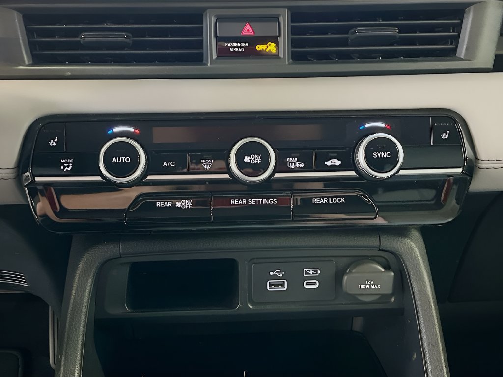 Used 2024 Honda Pilot Touring image 16