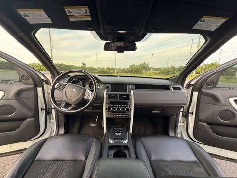 Used 2018 Land Rover Discovery Sport SE AWD/4WD image 29