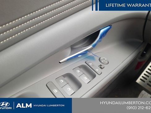New 2025 Hyundai Elantra SEL FWD image 26
