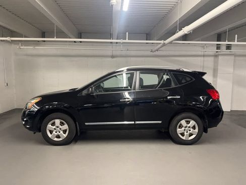Used 2015 Nissan Rogue S w/ Convenience Package AWD/4WD image 2