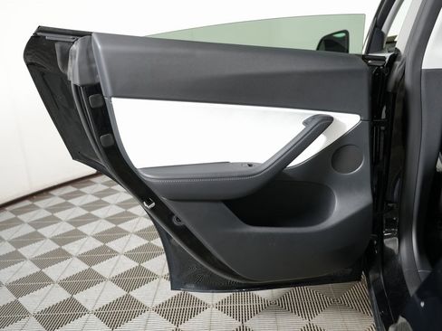 Used 2022 Tesla Model Y Performance image 27