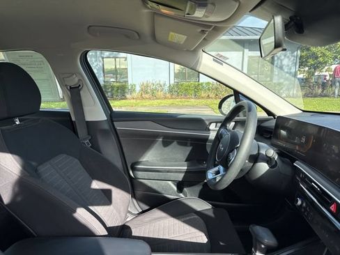 Used 2025 Kia K5 LXS FWD image 11