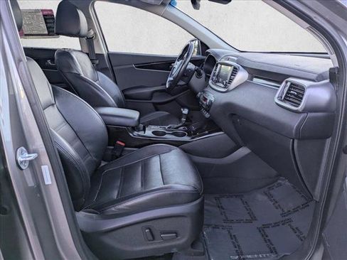Used 2019 Kia Sorento EX w/ EX Touring Package image 22