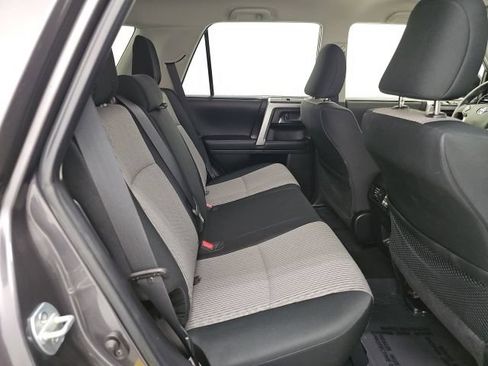 Used 2020 Toyota 4Runner SR5 AWD/4WD image 31