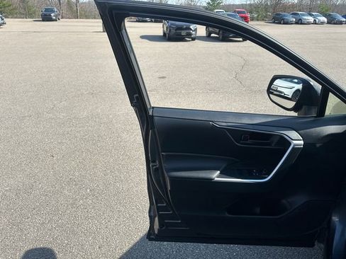 Used 2025 Toyota RAV4 LE image 28