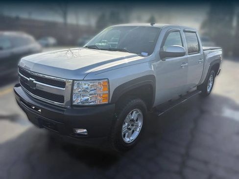 Used 2010 Chevrolet Silverado 1500 LTZ w/ Convenience Package image 3
