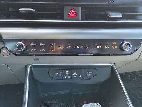 New 2026 Kia Carnival SX Prestige FWD image 35