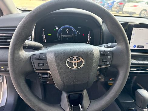 Used 2025 Toyota Camry LE FWD image 15