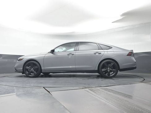Used 2024 Honda Accord Sport image 29
