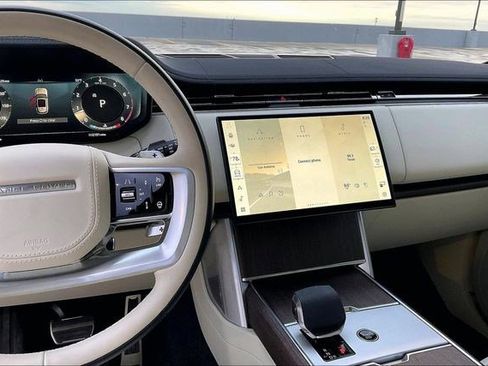 Used 2025 Land Rover Range Rover Long Wheelbase SE image 8