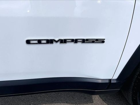 Used 2025 Jeep Compass Limited AWD/4WD image 10