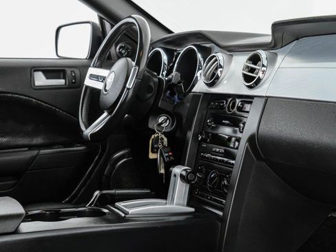 Used 2006 Ford Mustang GT RWD image 19