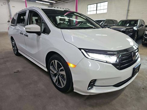 Used 2024 Honda Odyssey Touring image 5