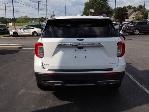 Used 2023 Ford Explorer XLT w/ Equipment Group 202A AWD/4WD image 5