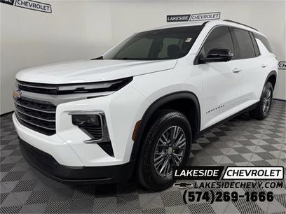 Used 2024 Chevrolet Traverse LT