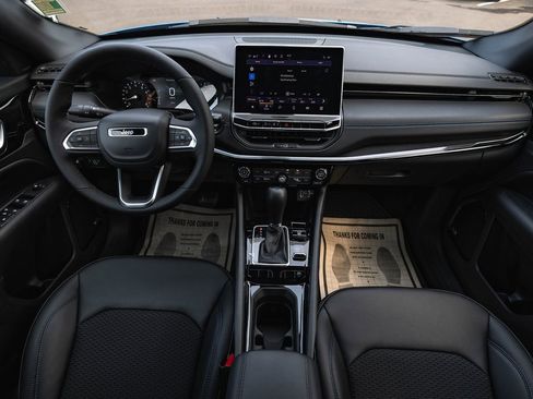 New 2025 Jeep Compass Latitude w/ Sun & Sound Group image 25