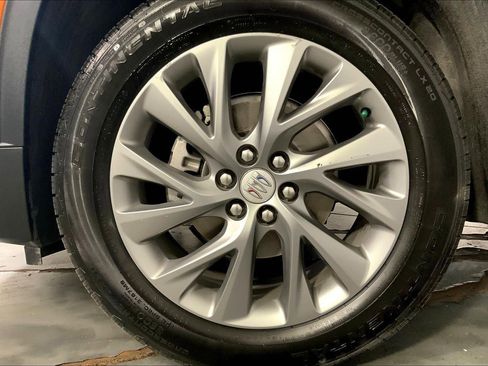 Used 2025 Buick Enclave Preferred FWD image 9