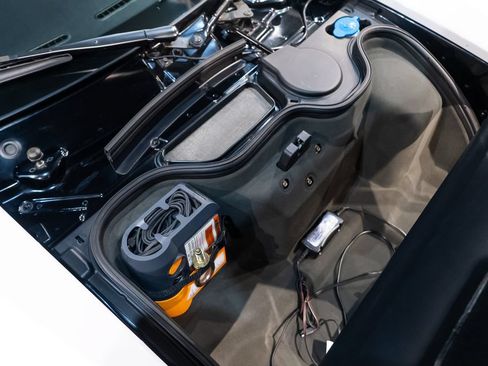 Used 2005 Ford GT RWD image 27