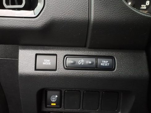Certified 2025 Nissan Frontier Pro-X RWD image 19