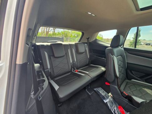 New 2026 Volkswagen Atlas Peak Edition AWD/4WD image 13