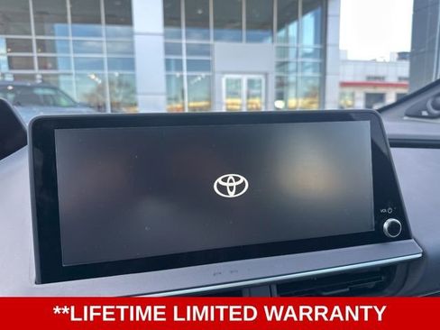 Used 2024 Toyota Prius Limited image 3