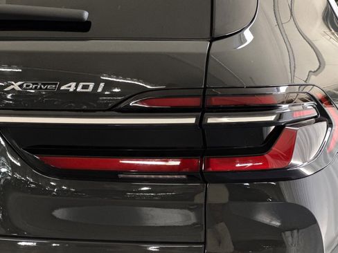 Used 2026 BMW X7 xDrive40i w/ Premium Package image 12