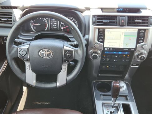Used 2021 Toyota 4Runner Limited AWD/4WD image 32