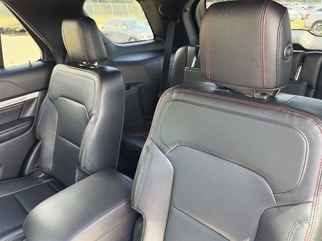 Used 2016 Ford Explorer Sport w/ Equipment Group 401A AWD/4WD image 31