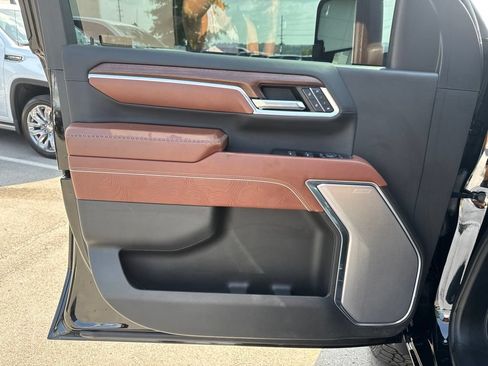 Used 2025 GMC Sierra 2500 Denali Ultimate w/ Max Trailering Package AWD/4WD image 10