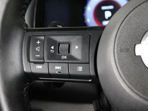 Certified 2025 Nissan Pathfinder Platinum w/ Black Appearance Package FWD image 28