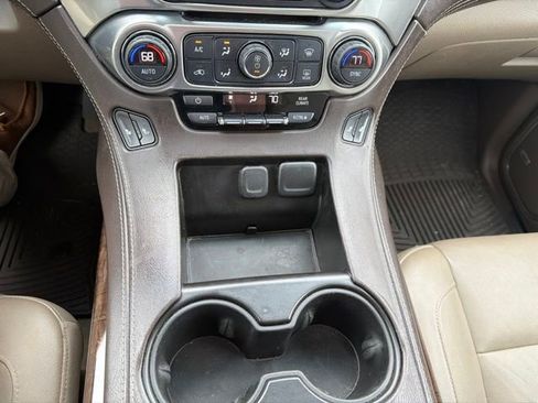 Used 2019 Chevrolet Suburban LT AWD/4WD image 8