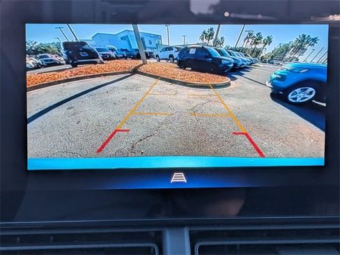 Used 2025 Chevrolet Trax RS image 24