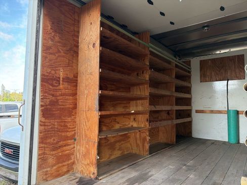 Used 2017 GMC Savana 3500 image 10