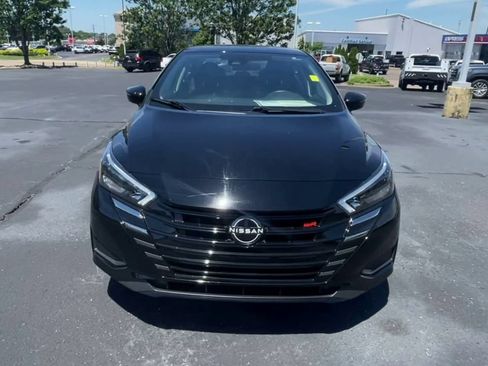Used 2024 Nissan Versa SR FWD image 3