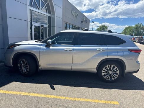 Used 2021 Toyota Highlander Platinum AWD/4WD image 7