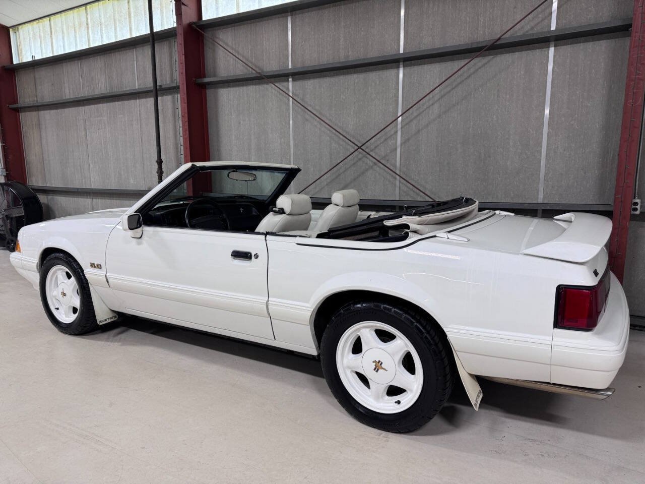 Used 1993 Ford Mustang LX RWD image 8