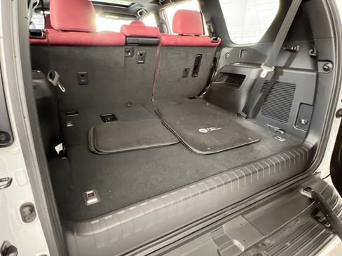 Used 2023 Lexus GX 460 Premium w/ Premium Package image 25