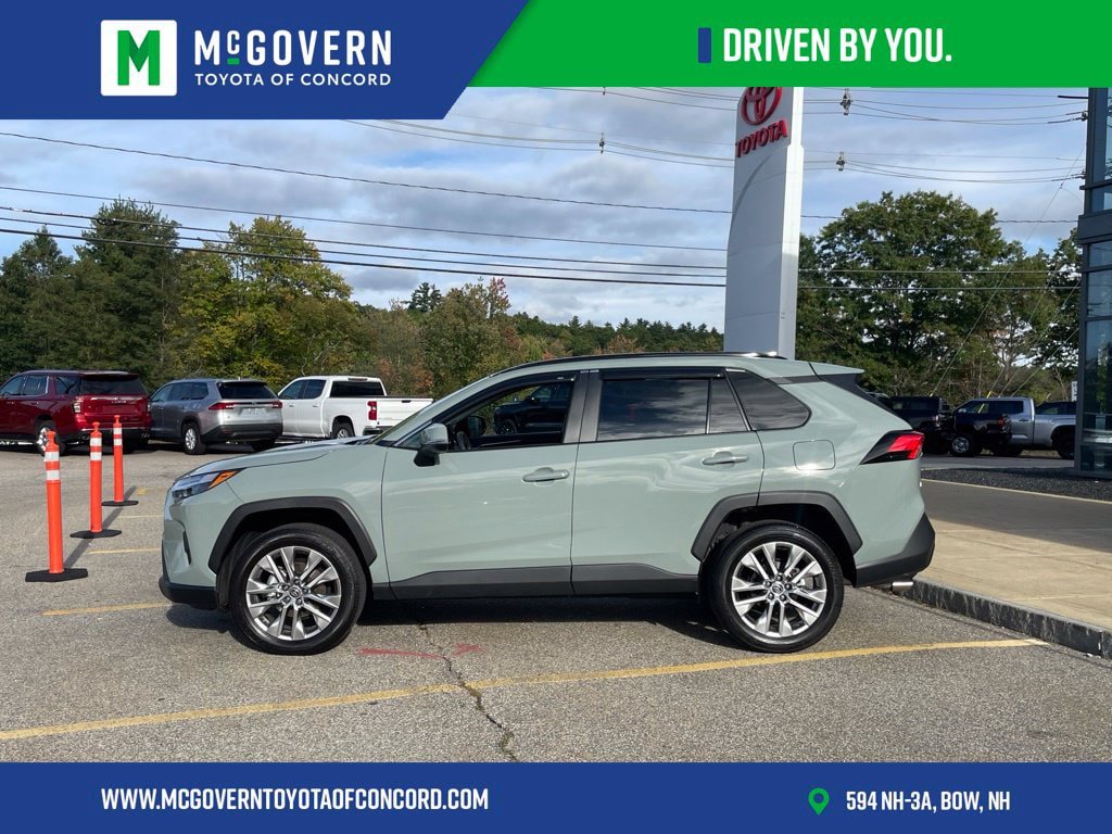 Used 2023 Toyota RAV4 XLE Premium AWD/4WD image 2