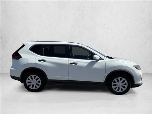 Used 2018 Nissan Rogue S FWD image 4