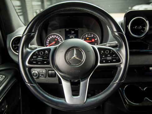 Used 2020 Mercedes-Benz Sprinter 2500 image 25