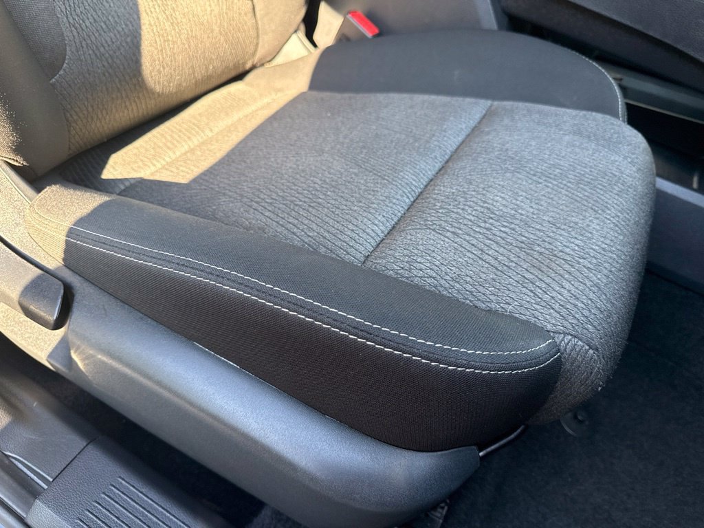 Used 2025 Nissan Rogue SV AWD/4WD image 36